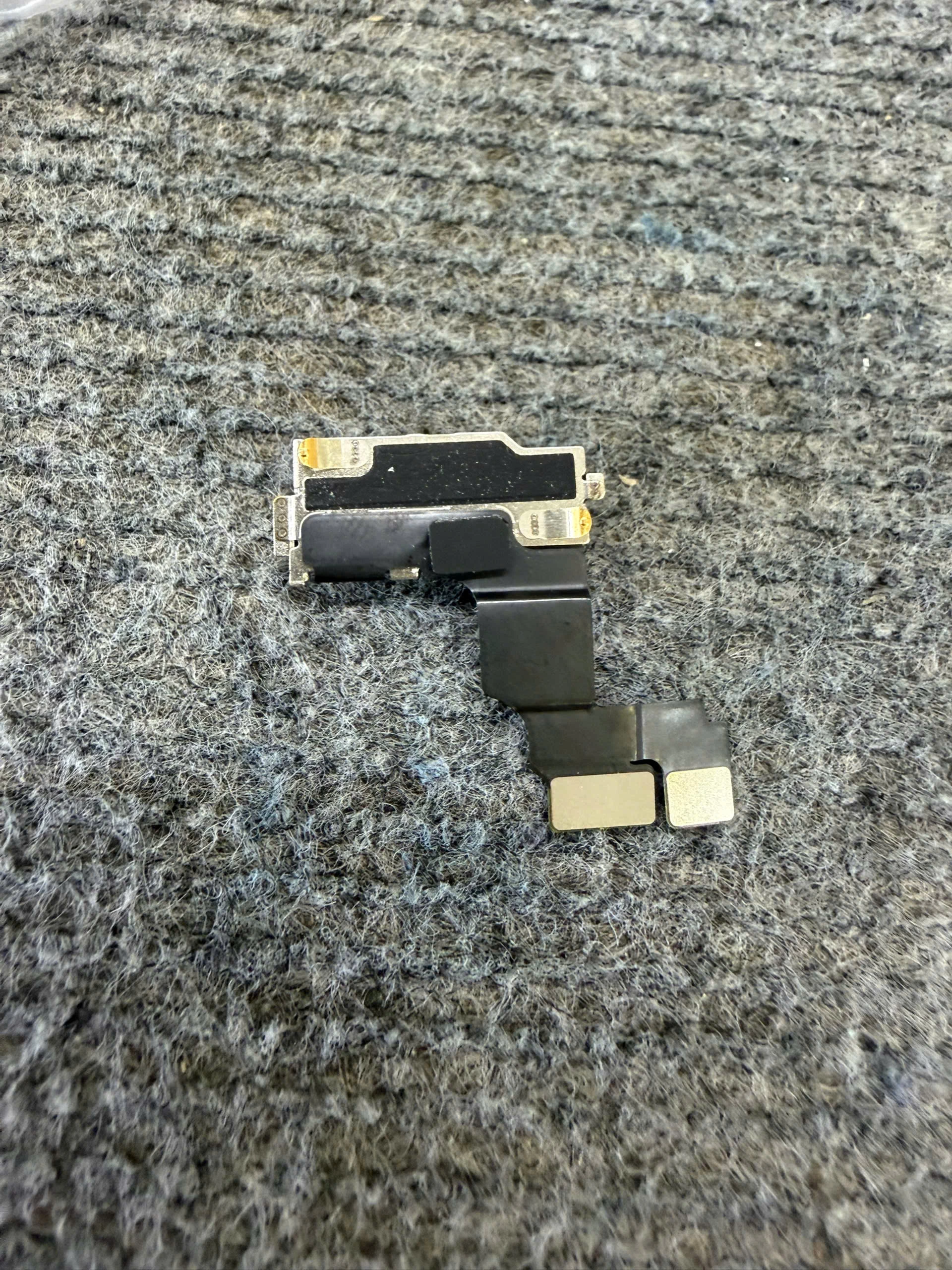 Camera Trước Zin Bóc Máy iPhone 15 (Model A2846, A3089, A3090, A3092)